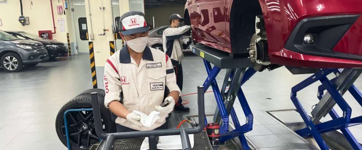 Chính sách bảo hành Honda giúp khách hàng yên tâm hơn khi sở hữu xe.